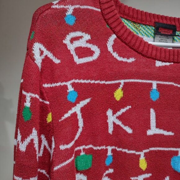 STRANGER THINGS NETFLIX UGLY RED CHRISTMAS SWEATER STRING OF LIGHT GONE SIZE XL - Picture 4 of 9